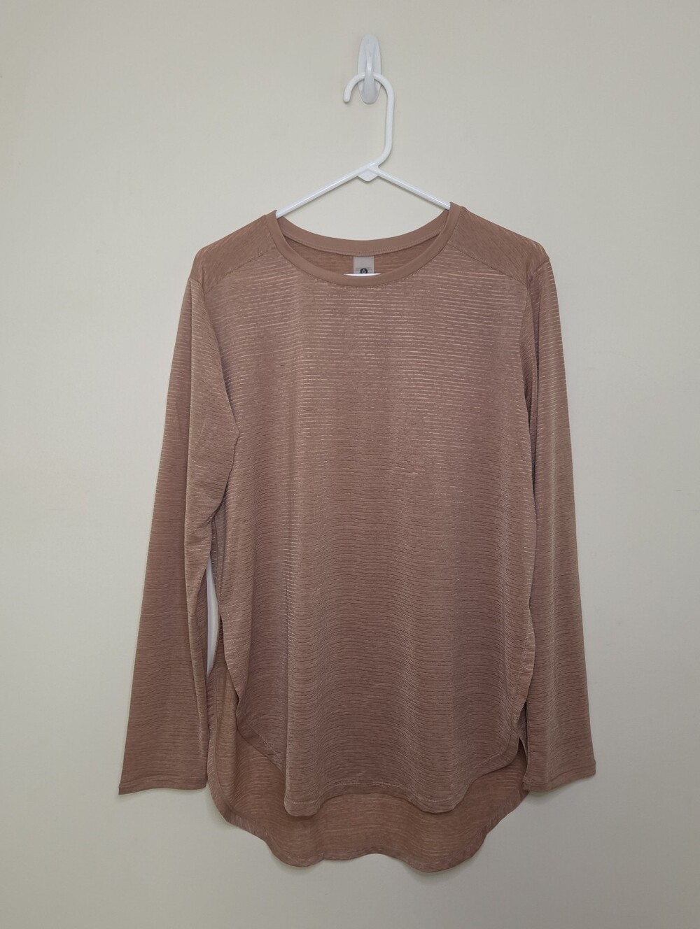 Women's Mono B Long Sleeve Athleisure Athletic Shirt Sz Medium